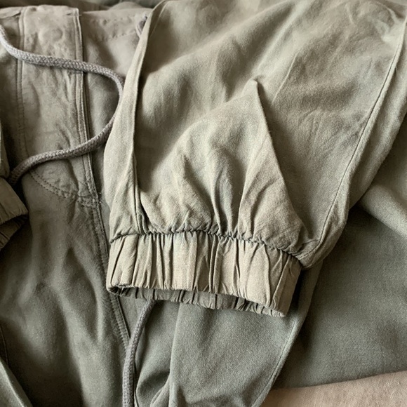 Splendid  willow green jumpsuit oversized, snap front closure - Picture 6 of 7